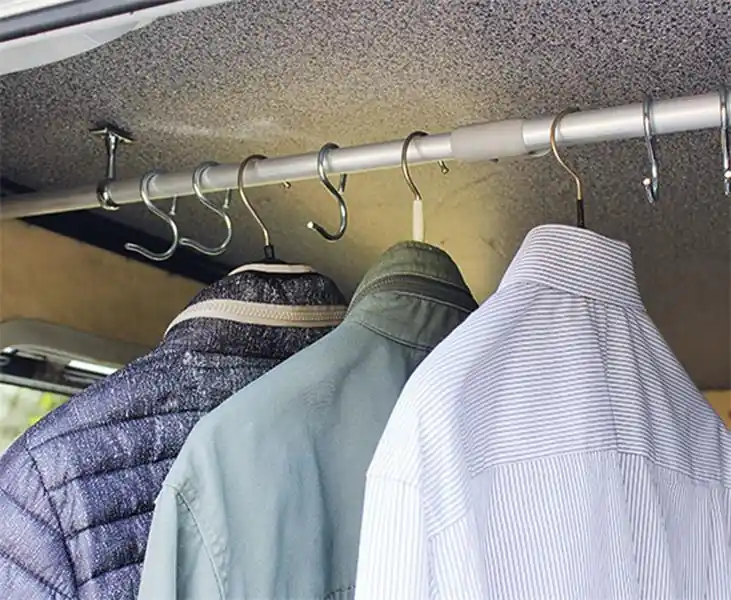 Výprodej Kolej na oblečení do zadní garáže