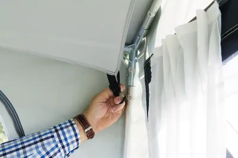 Víkendová Akce Větrací stříška pro předstan CORTINA 3